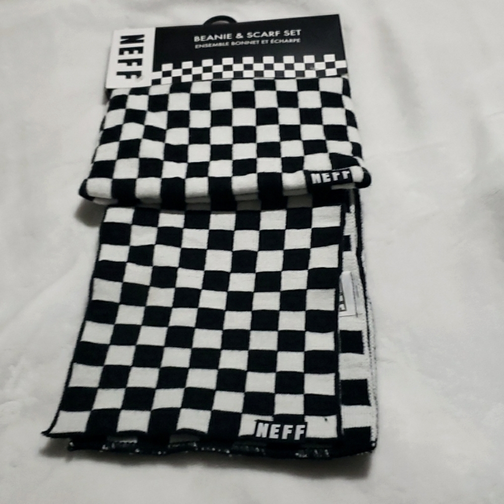 Neff Beanie & Scarf Set (black &‎ white).